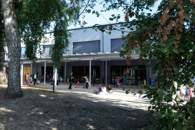 Cour de l'école du Bois de Mons